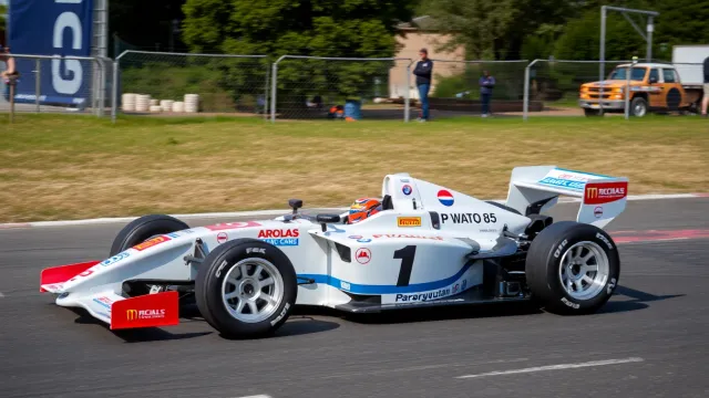 Joshua Duerksen wins F2 sprint race at Spa-Francorchamps and climbs the championship standings